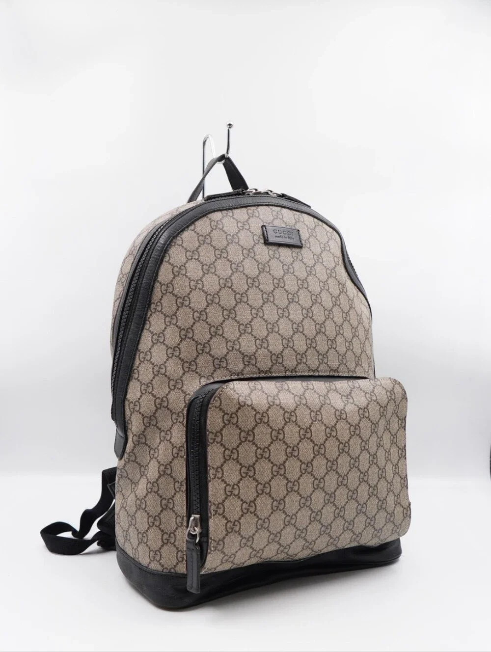 CO25 💟 Gucci GG Supreme Monogram Medium Backpack
